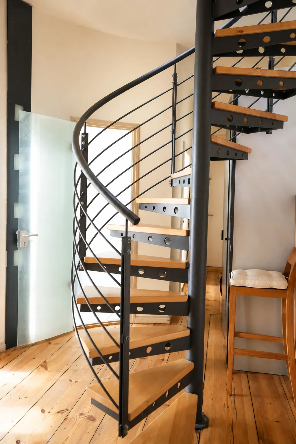 Wendeltreppe zwischen den beiden Ebenen